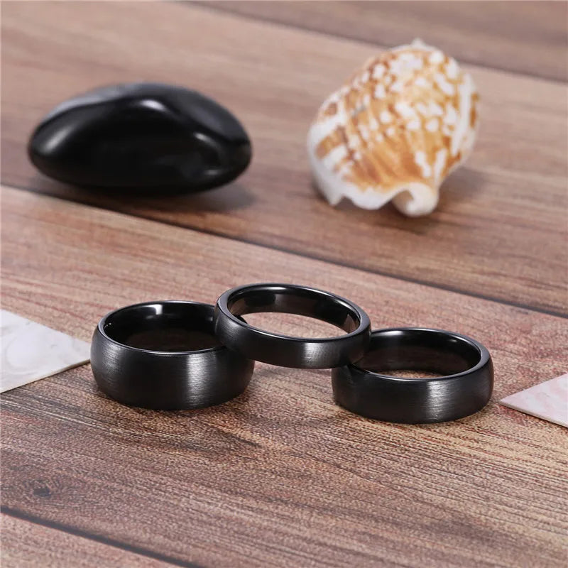 Anel de Cerâmica com Acabamento Escovado – Elegância e Durabilidade