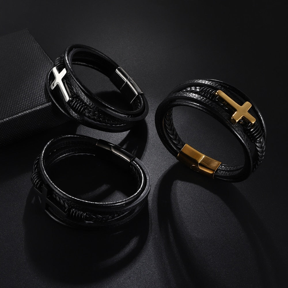 Pulseira em Couro Trançada com Crucifixo em Aço Inoxidável