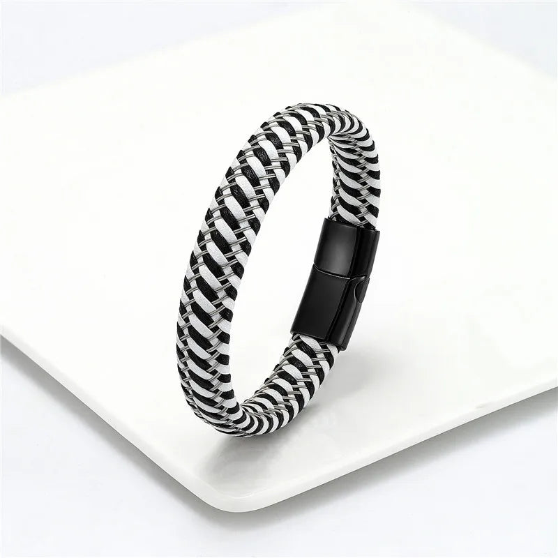 Pulseira Masculina de Couro Trançado com Fecho Magnético