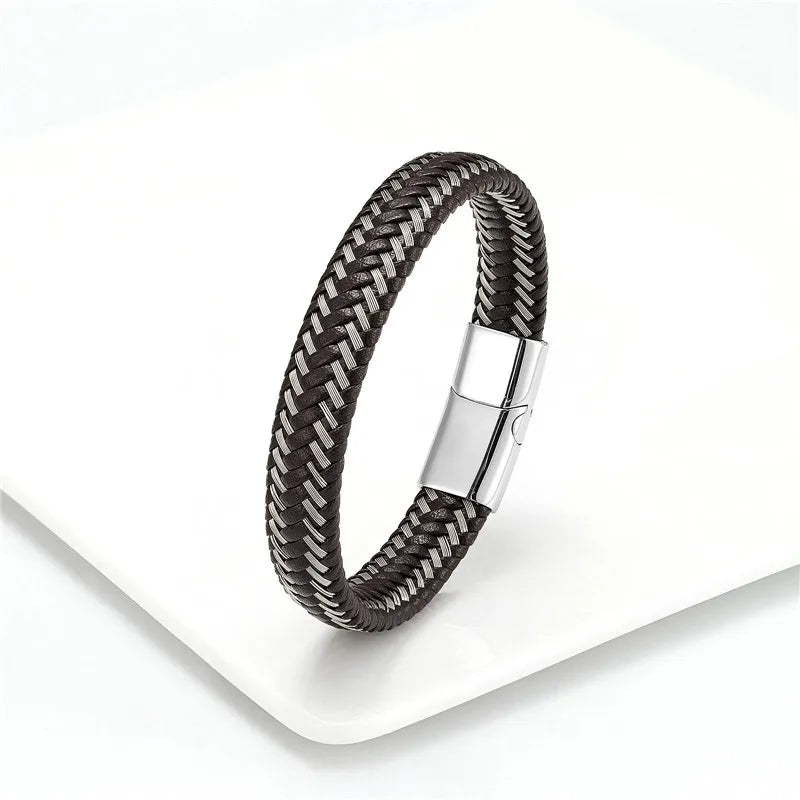 Pulseira Masculina de Couro Trançado com Fecho Magnético