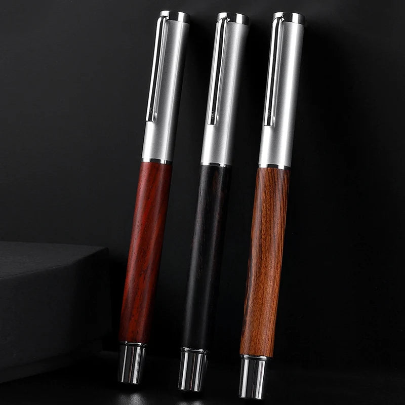 Caneta Esferográfica de Luxo em Madeira com Nome Gravado a Laser