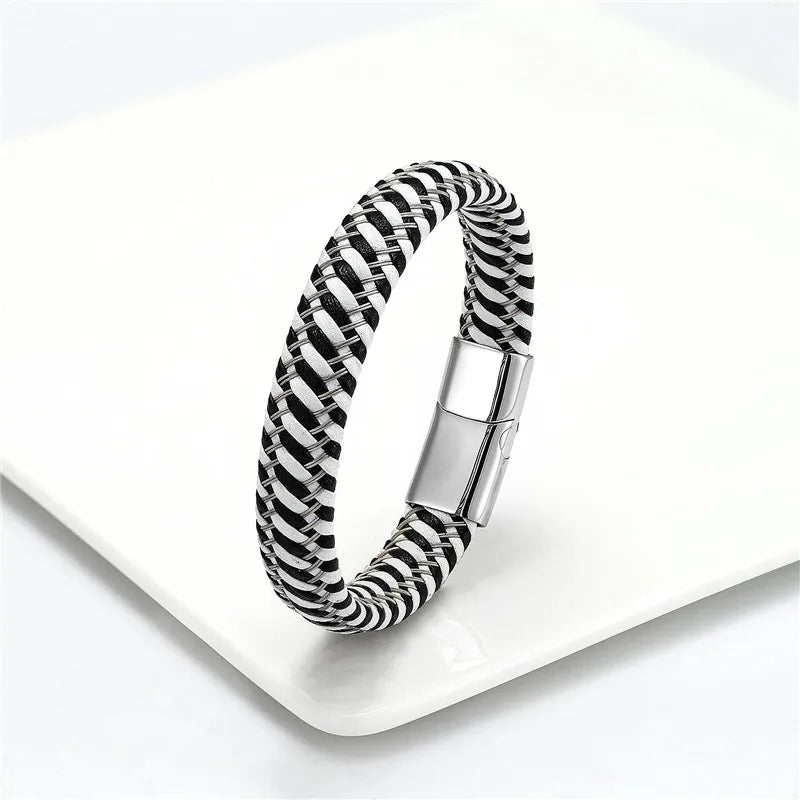 Pulseira Masculina de Couro Trançado com Fecho Magnético