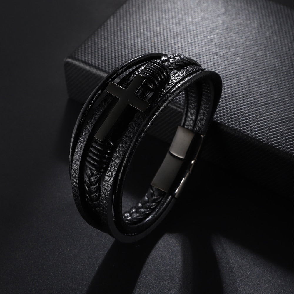 Pulseira em Couro Trançada com Crucifixo em Aço Inoxidável