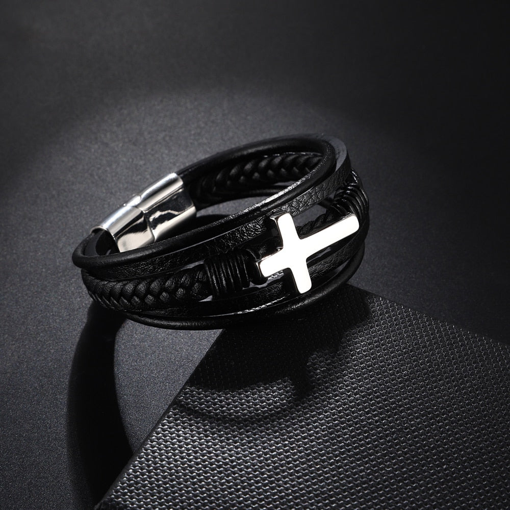 Pulseira em Couro Trançada com Crucifixo em Aço Inoxidável