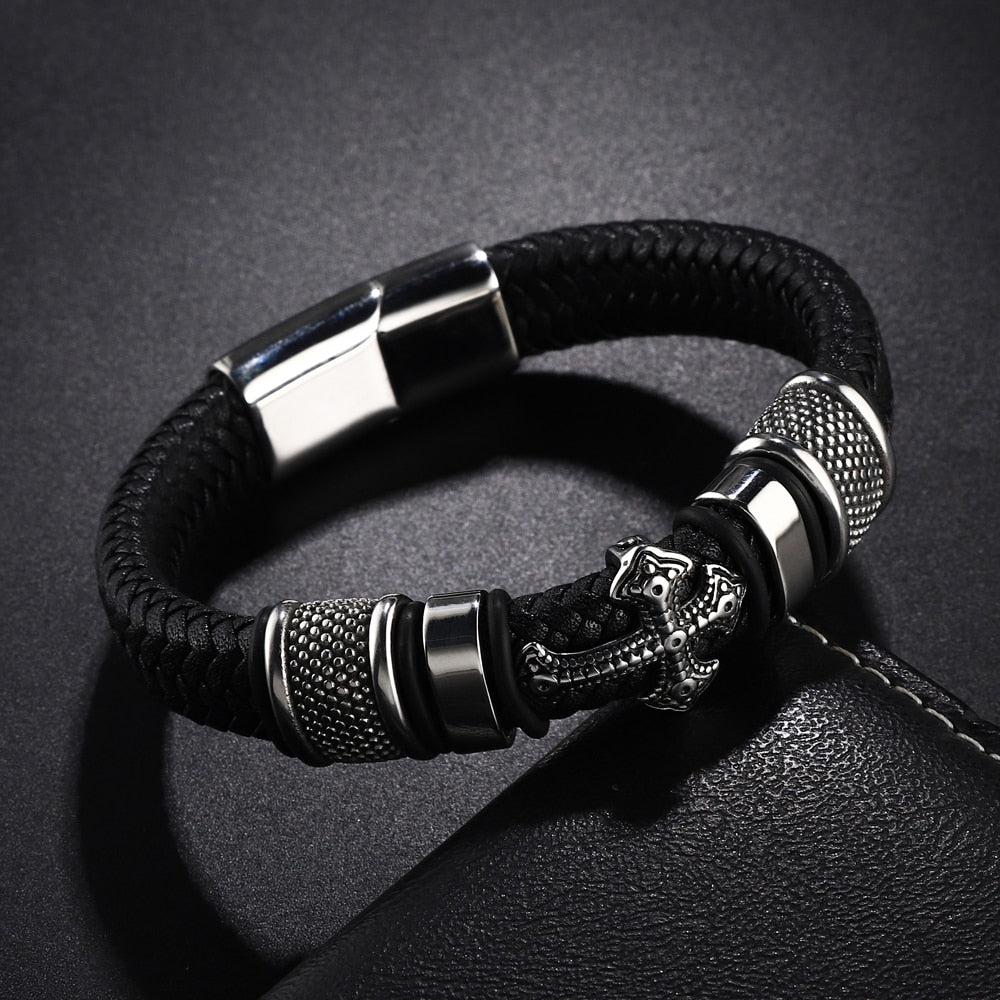 Pulseira de Couro com Crucifixo em Aço Inoxidável