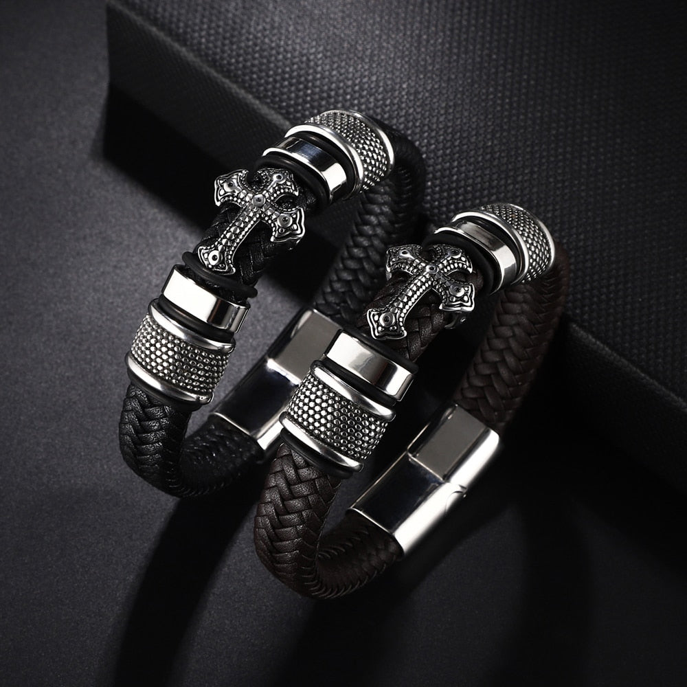 Pulseira de Couro com Crucifixo em Aço Inoxidável