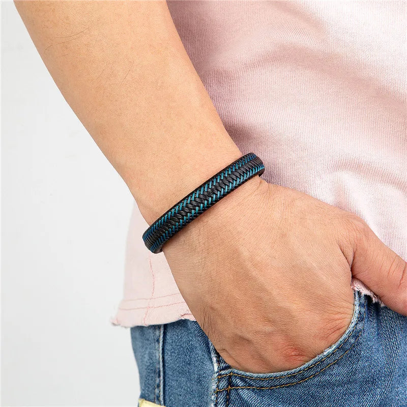 Pulseira Masculina de Couro Trançado com Fecho Magnético