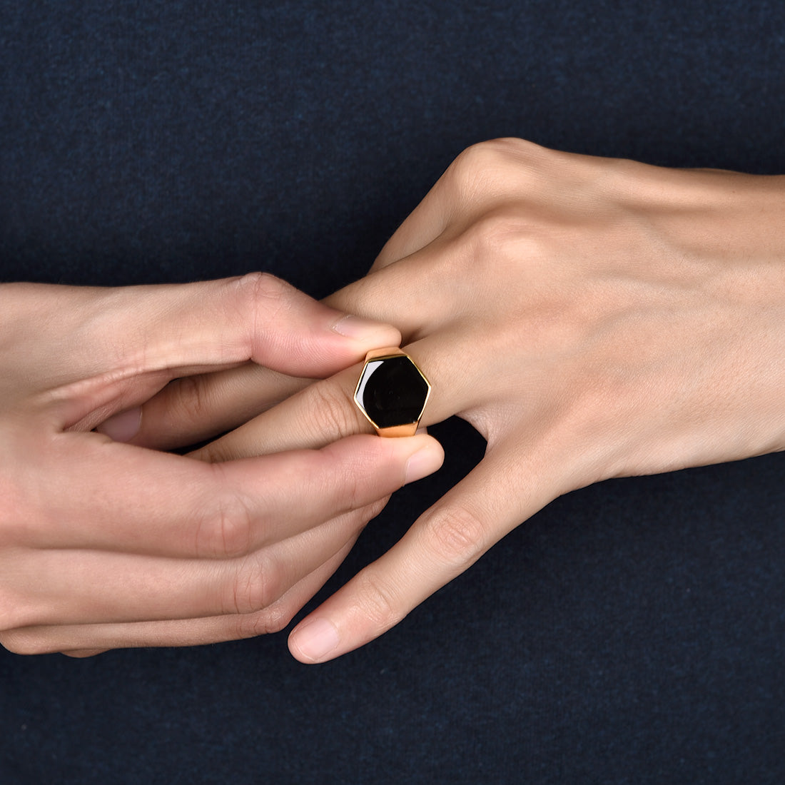 Anel Geométrico em Aço Inoxidável Hex Black