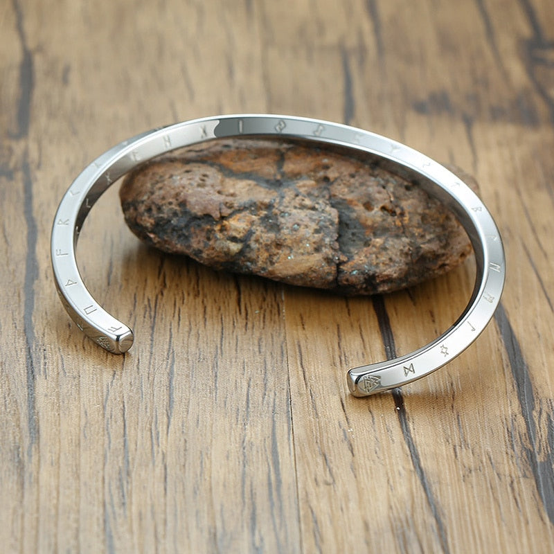 Bracelete Retrô Nórdico